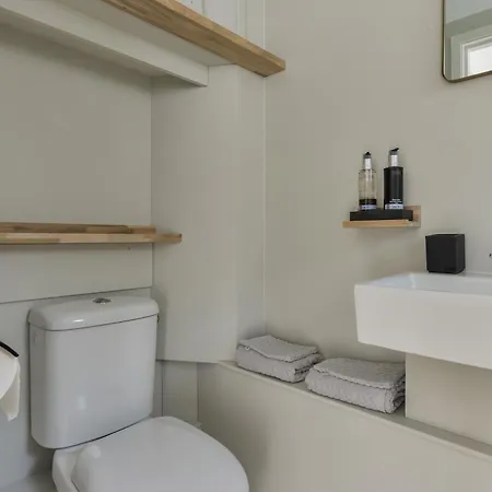 Loft With Light Garden *