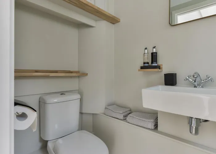 Loft With Light Garden *