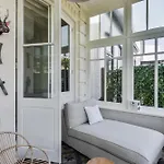 Loft With Light Garden Apartment